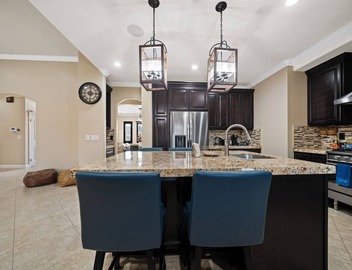 Spacious Single-Level Pool House Newly Remodeled Convenient Located 2,100 sqft+ 3