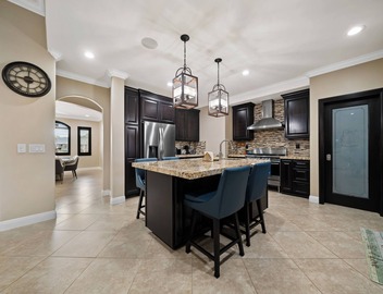 Spacious Single-Level Pool House Newly Remodeled Convenient Located 2,100 sqft+ 4