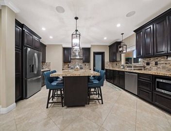 Spacious Single-Level Pool House Newly Remodeled Convenient Located 2,100 sqft+ 5