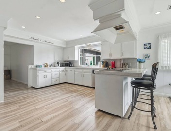 Spacious Single-Story Home with 4 Bedrooms, 2 Kitchens & 2 Washers 4