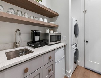 Spacious Studio 3 Blocks Off St. Charles Avenue 2