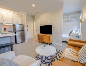 Spacious Studio Apt South End 2