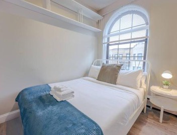 Spacious Studio Apt South End 3