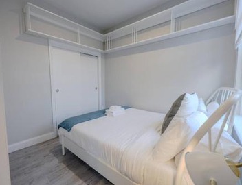 Spacious Studio Apt South End 4