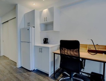 Spacious studio Laval, all included, wifi, parking 2