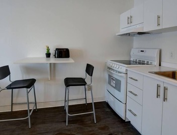 Spacious studio Laval, all included, wifi, parking 4