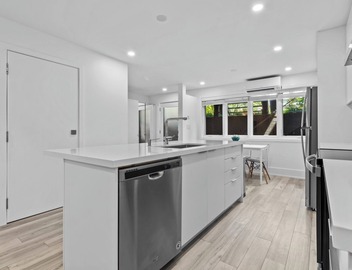 Spacious & Stylish Walk-Out - SuperHost 4
