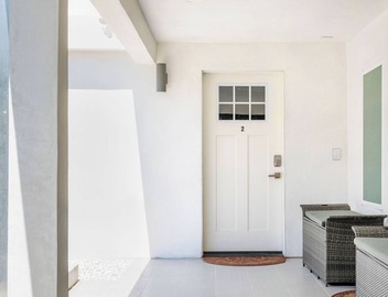 Spacious Contemporary Private 2-Suite Retreat in La Crescenta-Sleeps 2–4 5