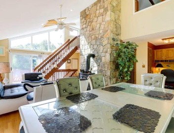 Spacious Woodbury Home w/Pool + Hot Tub! 4