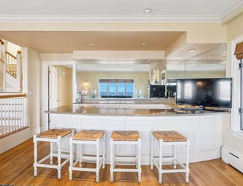 Spectacular Oceanfront Beach House on Gooch's Beach 3