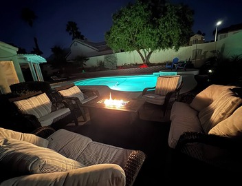 SPLASH into FUN! HTD POOL FIre Pit, BBQ, PET OK 10 Min to Strip 5