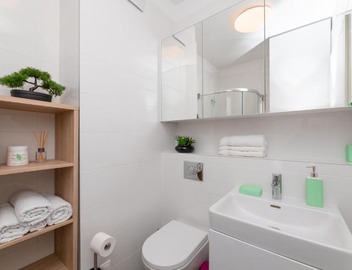 Split Sky Apartment 4