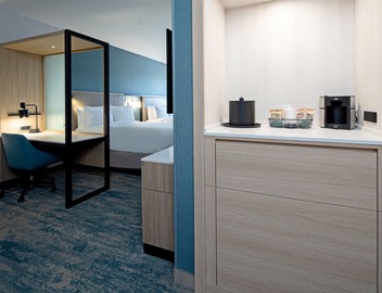 SpringHill Suites by Marriott Valencia 2
