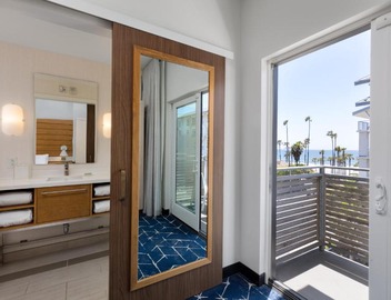 SpringHill Suites by Marriott Oceanside Beach 5
