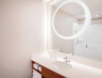 Springhill Suites Marriott Airport 3