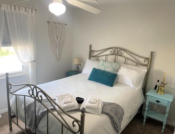 St Augustine Beach Condo 3/5 Min Walk Beach/Cafes 3