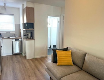 St Kilda apt close to beach 2
