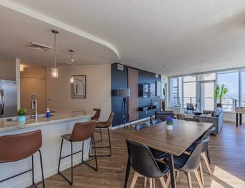 Stadium District Apt| Pool,Gym,Balcony,Parking,WD 4