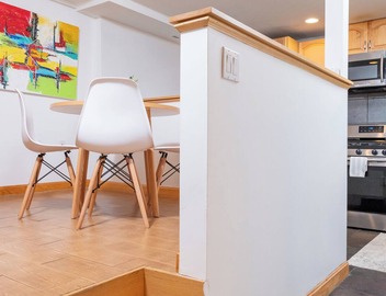 Stay in comfort and style! Encore Private Suite + Free parking! Close to Boston! 3