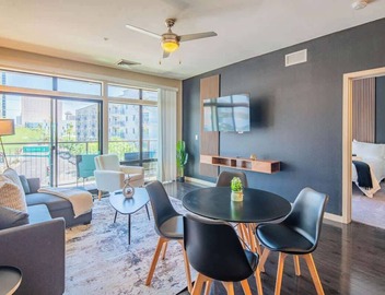 Stay Near DT PHX Balcony,W D,Pool,Gym,Parking 3