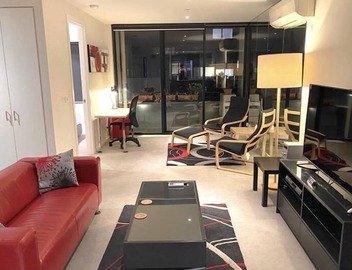 StayCentral - Spacious Seaviews (Port Melbourne) - Bay Street Port Melbourne - 1 Bedroom, 1 Bed, 1 Bathroom, 1 secure parking spot. 3