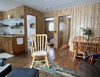 Staying by the Lakeside Cottages 4