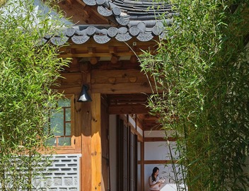 Staymoire Premium Hanok · 5min walk Anguk Station · 5min ICN Airport Bus 3