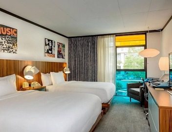 Steps away from Fenway Park! 4 Pool View Units with Balcony! Pets Allowed, Pool! 3