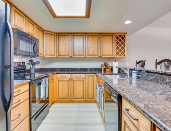 Steps to Shadow Mountain Lake: Grand Lake Condo 4