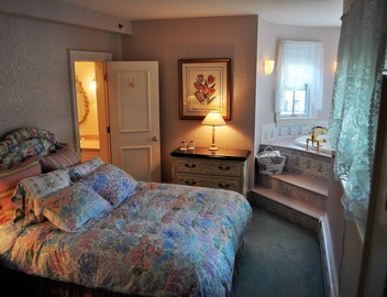 Stone Throw Cottage 2