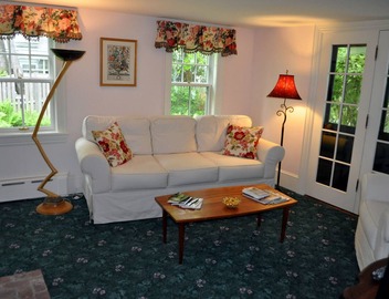 Stone Throw Cottage 3