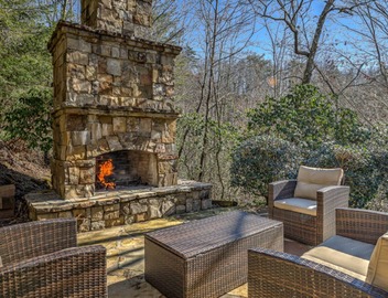 Stoneview Lodge by Escape to Blue Ridge 3