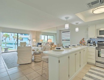 Stuart Condo at Beachfront Resort w/Ocean Views 3