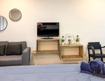 Studio Apartment with Balcony in Center of Nimman 4
