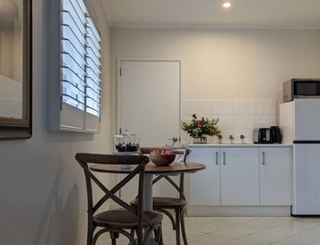 Studio at Beechworth next to the forest. Pet friendly but please let us know. . 2