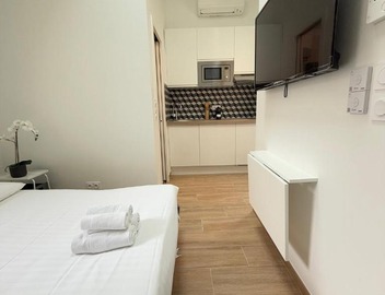 Studio by Eiffel Tower and Roland Garros 2