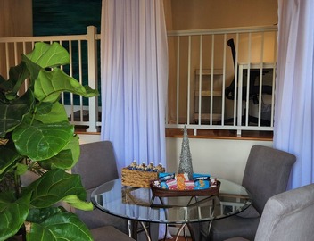 Studio City, Universal Studios, West Hollywood, Easy Freeway Access to all of LA 4