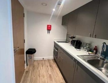 Studio Flat Close to Queen Square - Flat 1A 2