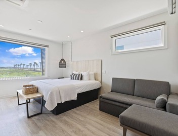 Studio-Full Kitchen w/Private Walkable Beach Access 4