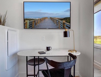 Studio-Full Kitchen w/Private Walkable Beach Access 3