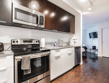 Studio | Gym, Pool | Bellevue | Sophari Towers A 2