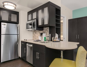 Studio Suite | King Bed | High Floor | Full Kitchen | Seattle Downtown 2