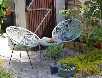 Studio with lovely outdoor terrace 10 minutes from Paris (14th) classified 1*. 3