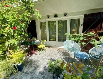 Studio with lovely outdoor terrace 10 minutes from Paris (14th) classified 1*. 4