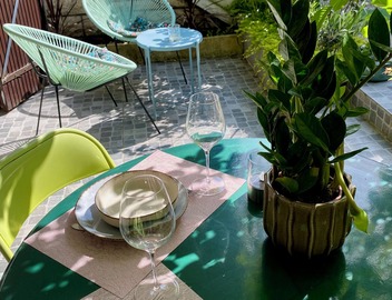Studio with lovely outdoor terrace 10 minutes from Paris (14th) classified 1*. 5