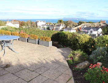Stunning 2 Bedroom Apartment With Panoramic Sea Views private garden & parking 5