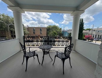 Stunning 2-Bedroom Garden District Newly Renovated 2