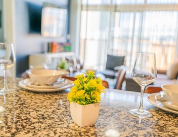 Stunning 2BD - Central DT- Gym, Pool, Parking Sleep8 3