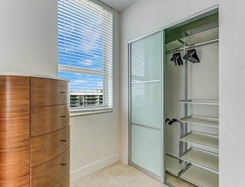 Stunning Corner Deluxe Studio Free Parking 4