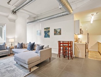Stunning DTLA Gem 2bed w/pool, gym, & parking 4
